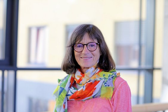 NEUE WEGE Yogalehrerin Maria Hoffmann NEUE WEGE Yogalehrerin Maria Hoffmann
