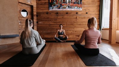 Durchatmen und innere Ruhe finden bei Yoga und Meditation