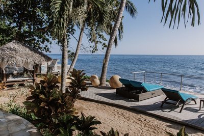 Am palmengesäumten Strand Ruhe & Erholung finden