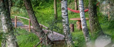 Entdecken Sie den großen und gepflegten Garten des Hotel Gasthof Saalerwirt in Südtirol 