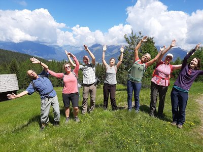 Strahlende Gesichter bei der Wanderung durch die Bergwelt