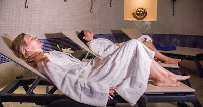 Verwöhnen Sie sich mit einer regenerierenden ayurvedischen Massage 