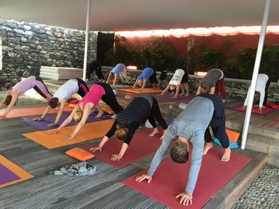 Viel Spaß hatten alle Teilnehmer beim Yogaunterricht mit Cornelia Köster auf Madeira